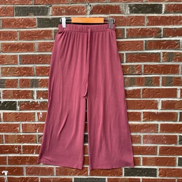 [SOLD] Simons Dusty Pink Ribbed Jersey Wide Leg Cropped Lounge Pants - Picture 3 of 5